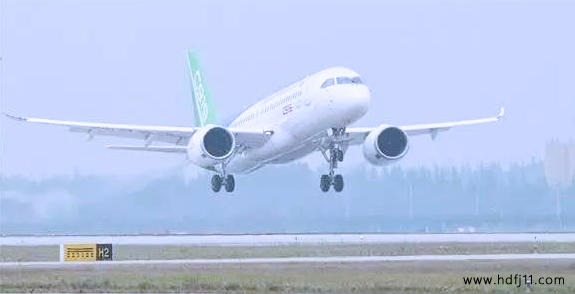 C919首飞.jpg